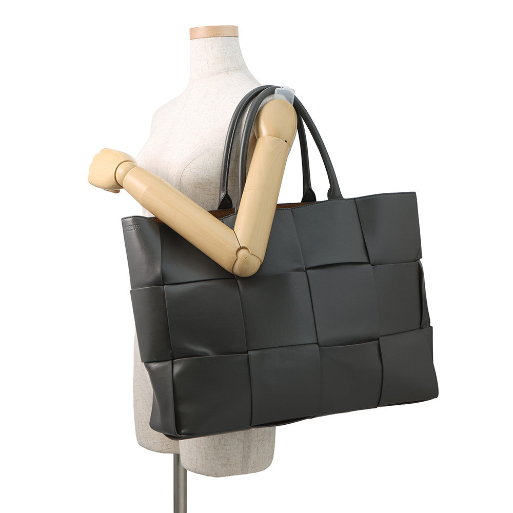 Bottega Veneta Maxi INTRECCIATO The Arcotote Gray608608 Leather Size Large