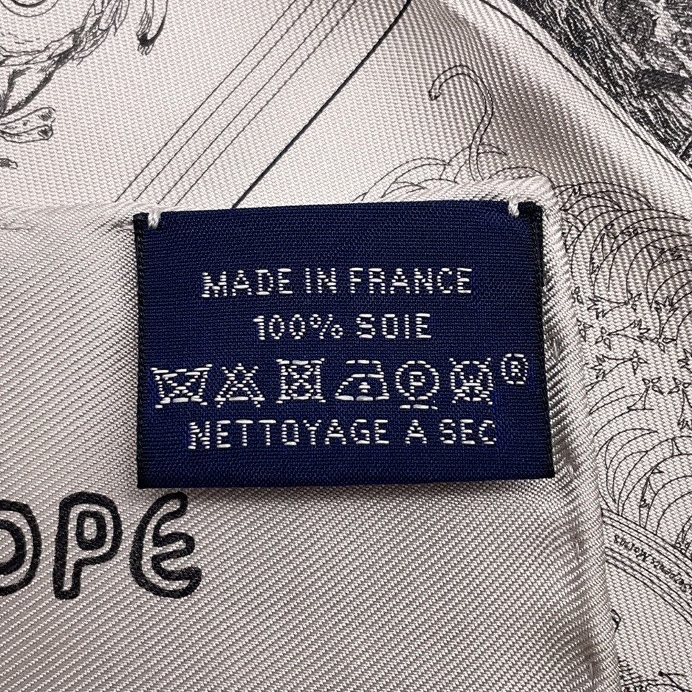 HERMES Carre Double Face Robokabar 2023 Year Gift Size 60 Gray/White Silk100%