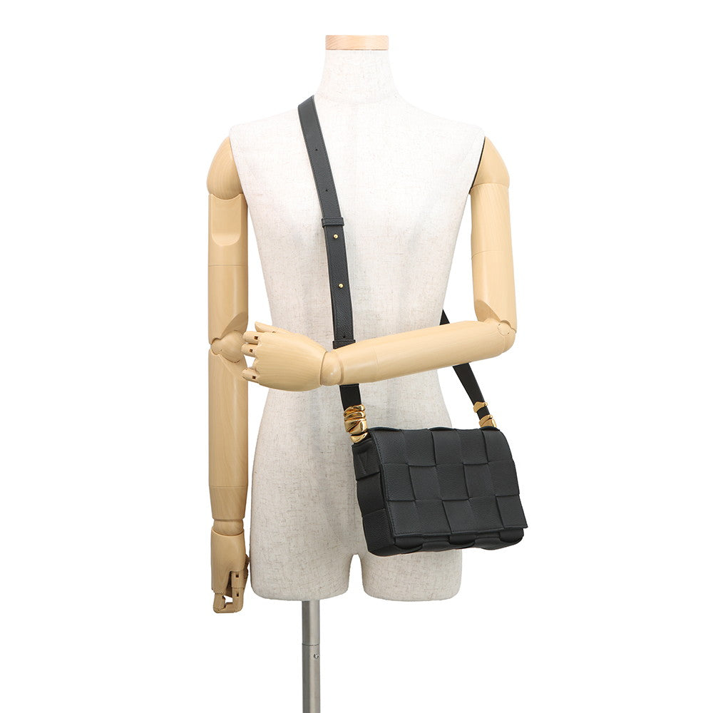 Bottega Veneta Maxi INTRECCIATO Cassette Shoulder Bag Black666870V17H18425 Leather