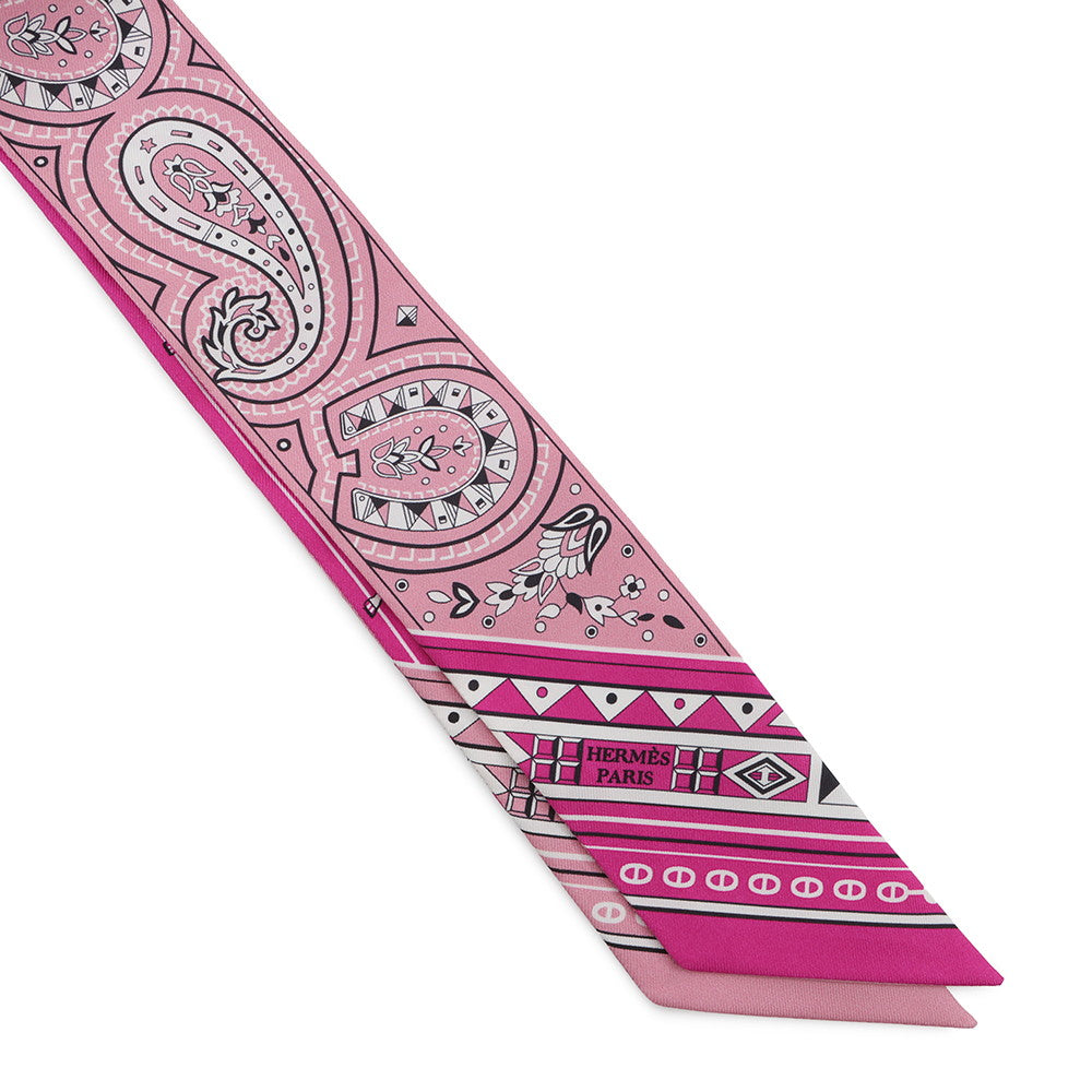 HERMES Twilly 《Cheval de Coeur Bandana》 Fuchsia / Vieux Rose / White Silk100%