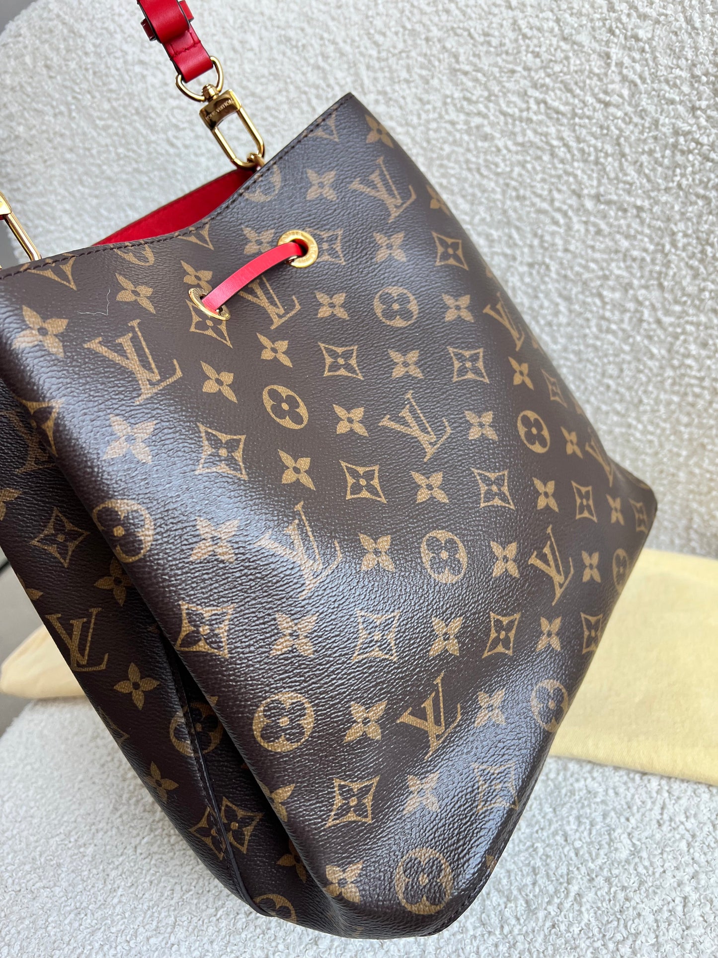 Louis Vuitton Neo Noe Monogram Coquelicot (RRP £1,790)