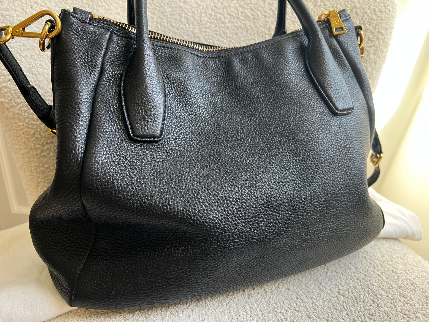 Prada Black Vitello Daino Leather Sacca 2 Manici Hobo Bag