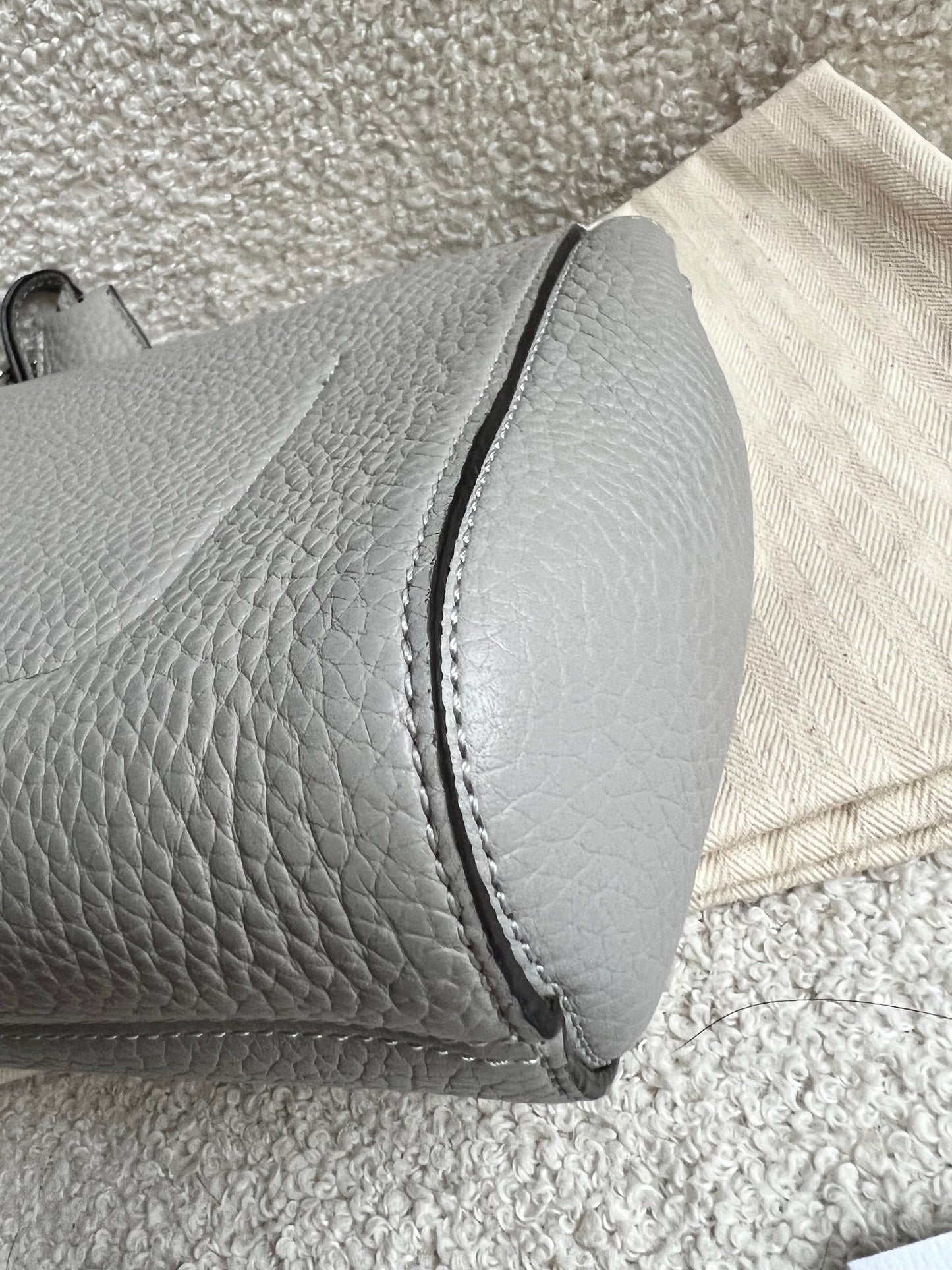 Mulberry Pale Grey Regular Lily Heavy Grain (RRP £1095)