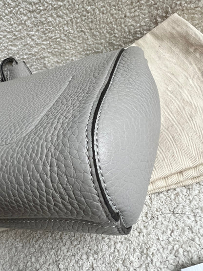 Mulberry Pale Grey Regular Lily Heavy Grain (RRP £1095)