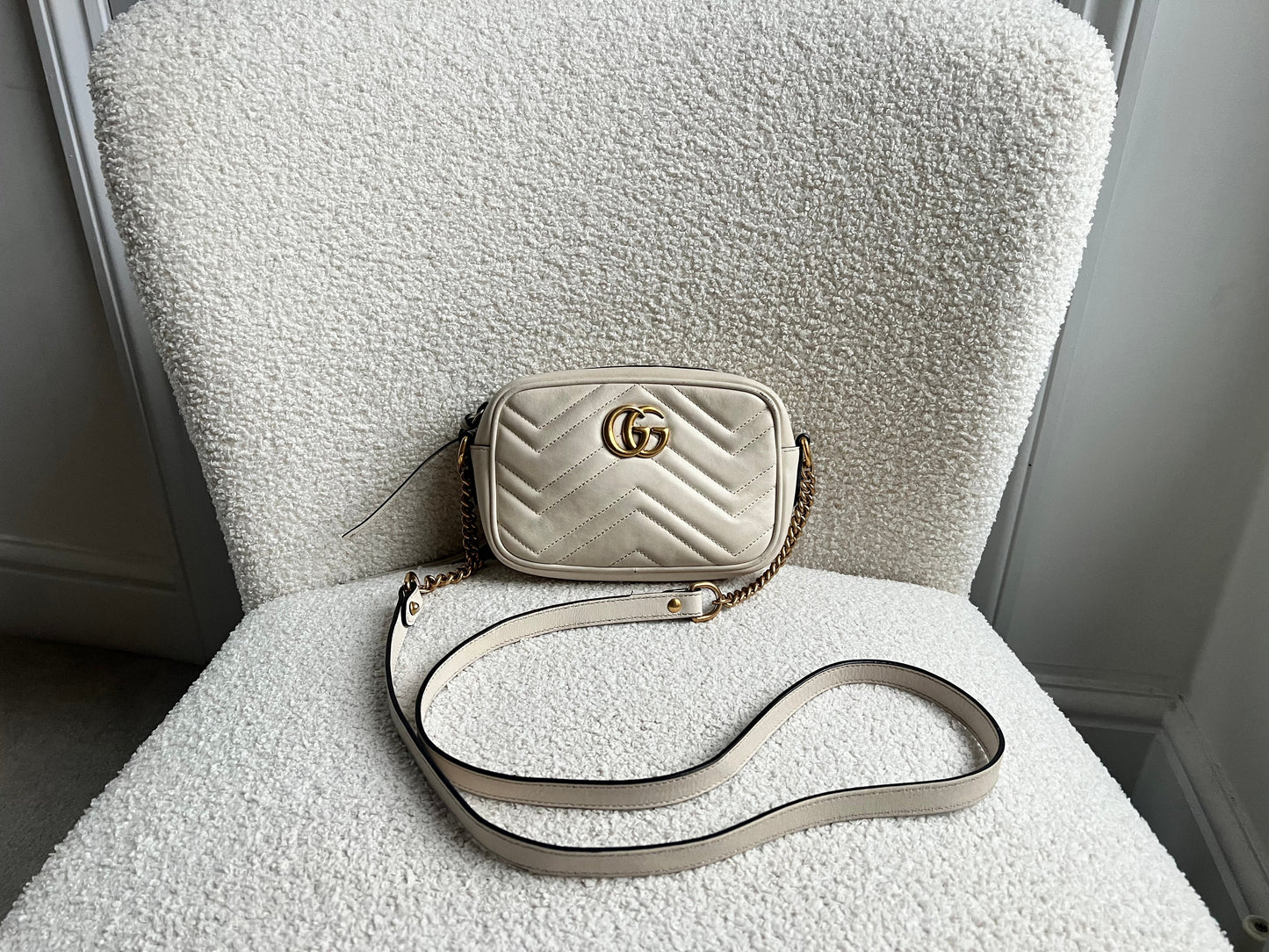 Gucci GG White Marmont Mini Shoulder Bag (RRP £1,360)