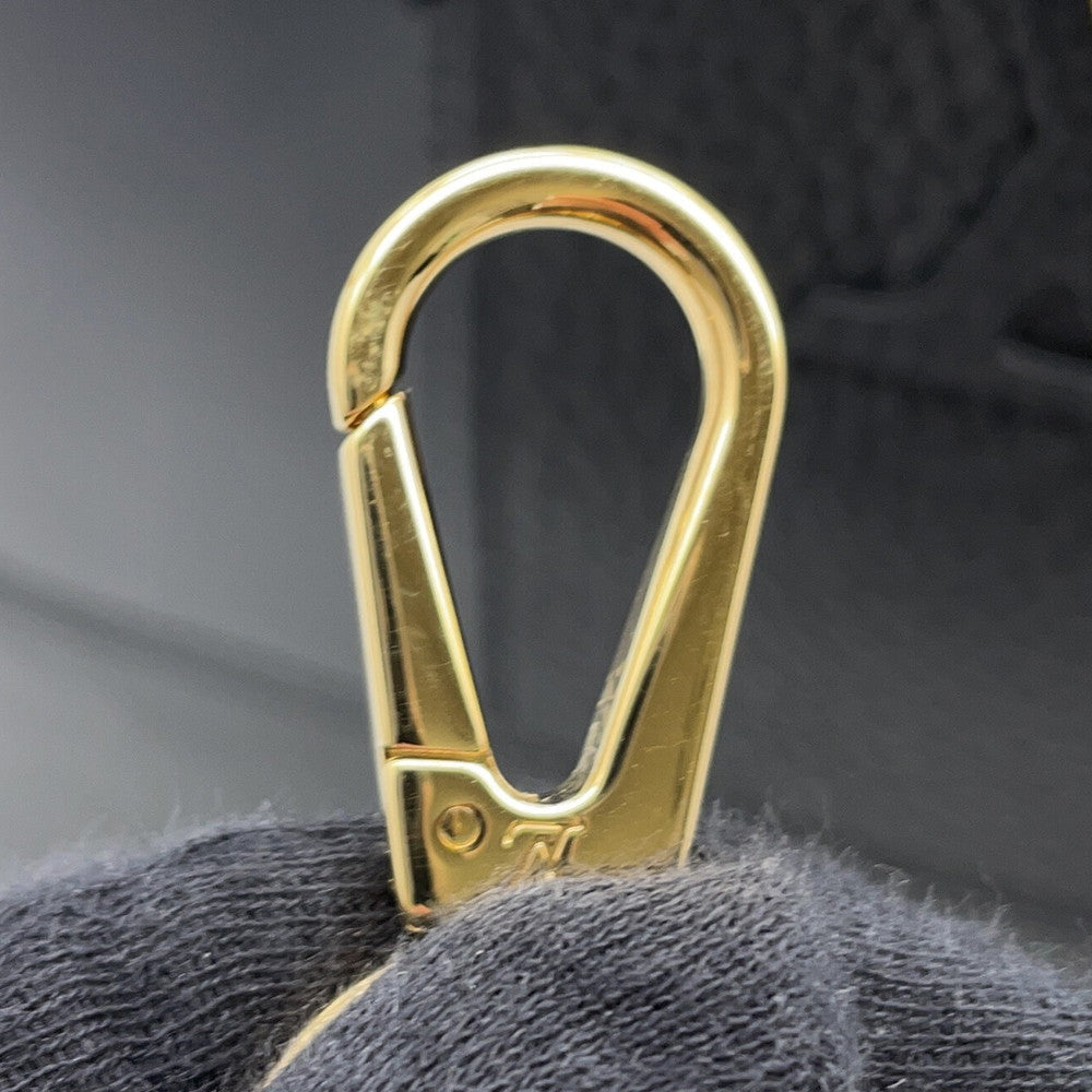 LOUIS VUITTON Capucines NoirM59269 Enamel Leather Size BB