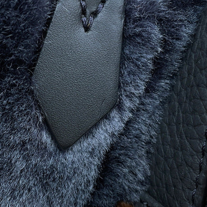 LOUIS VUITTON Automne Hiver 2020 Multi-Fur Backpack NoirM56852 Monogram Fur