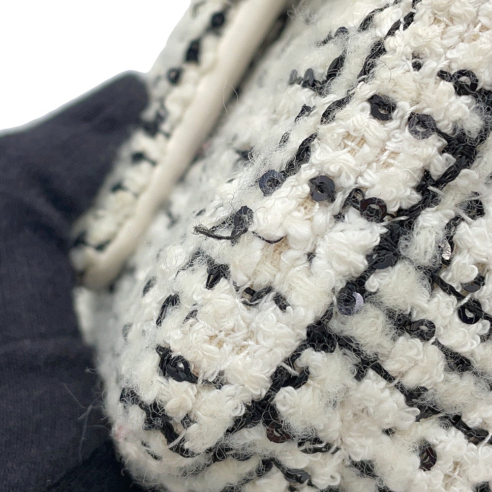 CHANEL Mini Matelasse ChainShoulder White/BlackA69900 Tweed