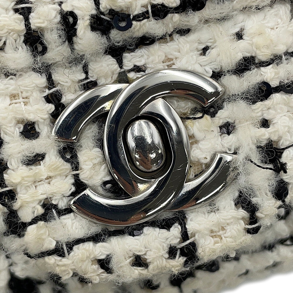 CHANEL Mini Matelasse ChainShoulder White/BlackA69900 Tweed