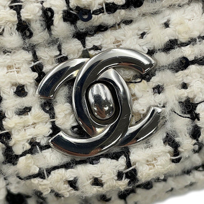 CHANEL Mini Matelasse ChainShoulder White/BlackA69900 Tweed