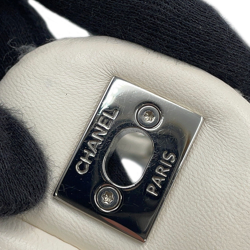CHANEL Mini Matelasse ChainShoulder White/BlackA69900 Tweed