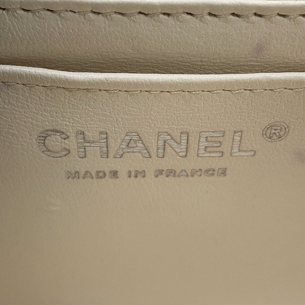 CHANEL Mini Matelasse ChainShoulder White/BlackA69900 Tweed