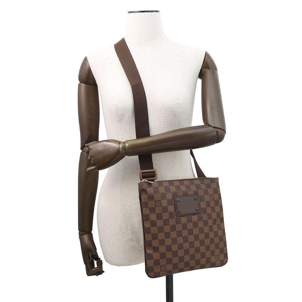 LOUIS VUITTON Pochette Essential V Brooklyn BrownN41100 Damier Ebene Canvas