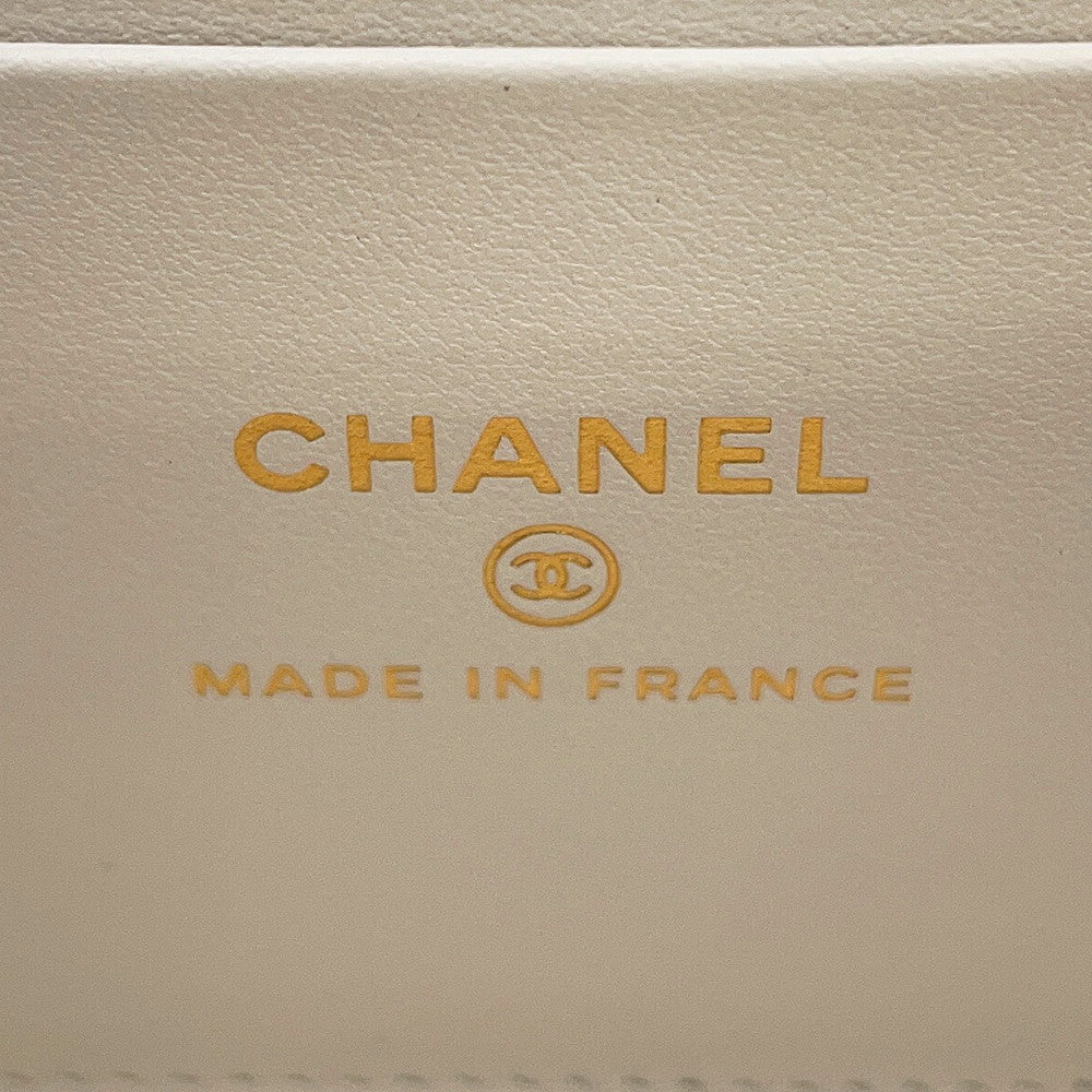CHANEL Matelasse Vanity Trump Chainshoulder Bag WhiteAP3079 Caviar Leather