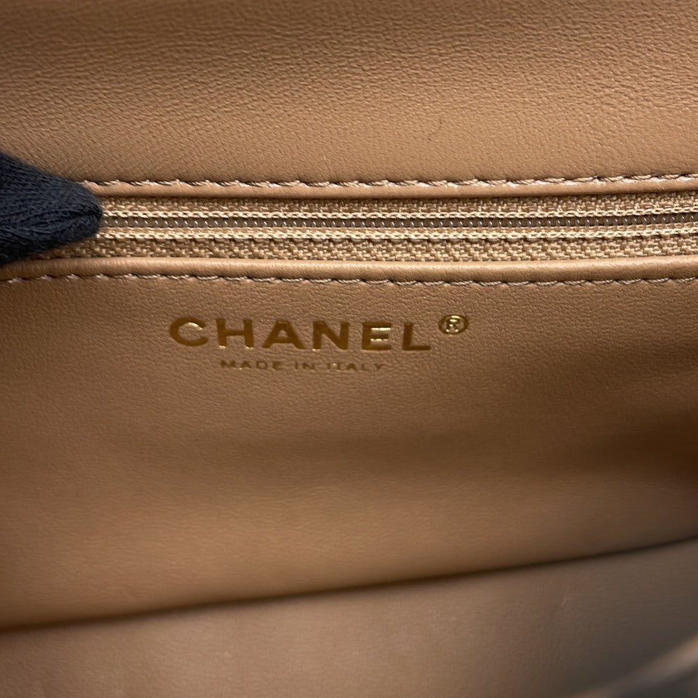 CHANEL Matelasse Top Handle 2-Way Chain Shoulder Bag BeigeAS4023 Shiny Lambskin Size Small