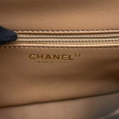 CHANEL Matelasse Top Handle 2-Way Chain Shoulder Bag BeigeAS4023 Shiny Lambskin Size Small