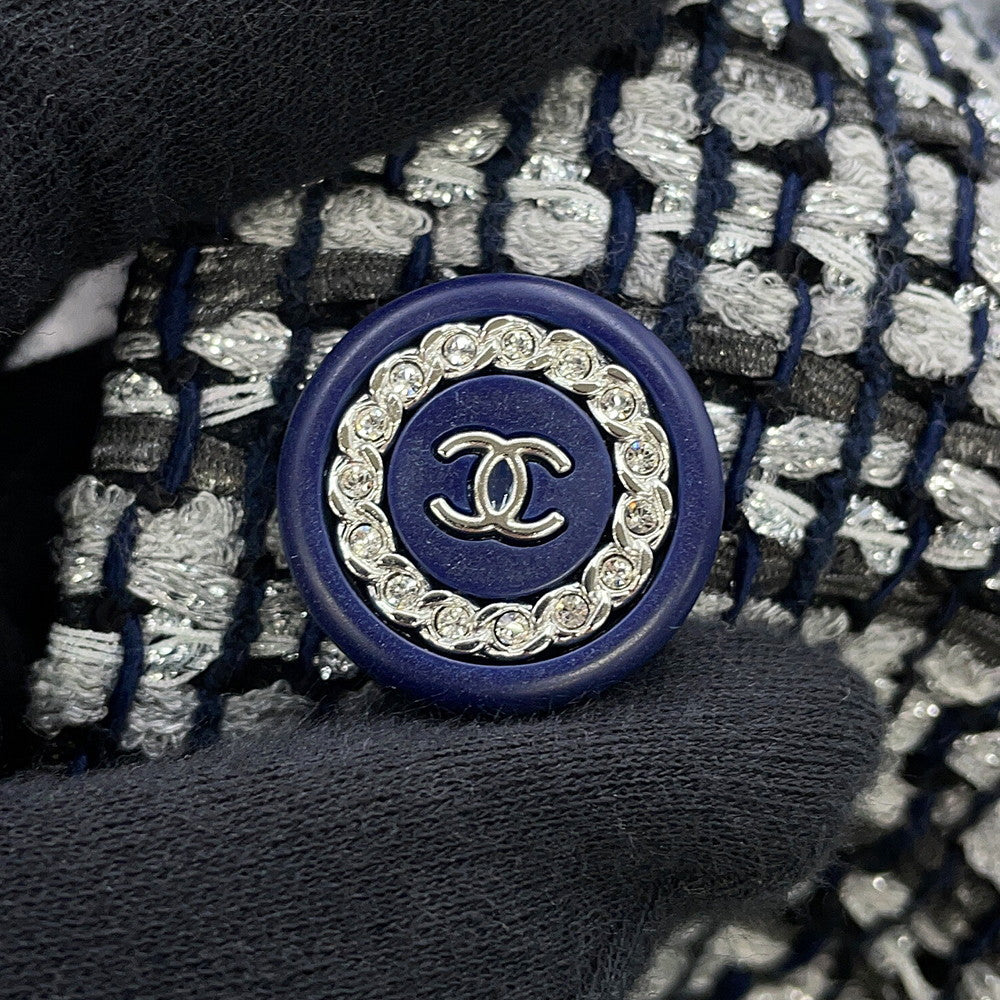 CHANEL Collarless Tweed Jacket Size 36 Gray/Navy/SilverP60886 Viscose 47% Polyamide 30% Cotton 16% Polyester 5% Metal Polyester 2%