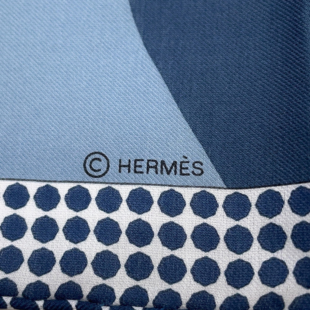 HERMES Carre "Cheval Tête en Bas" Size 65 Vert・Emerald / Blue・Horizon / Blue・Glacier Cotton51% Silk49%