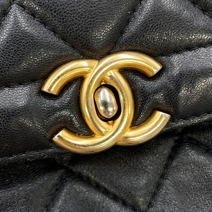 CHANEL Matelasse Flap Bag ChainShoulder BlackAS5259 Lambskin Size 21