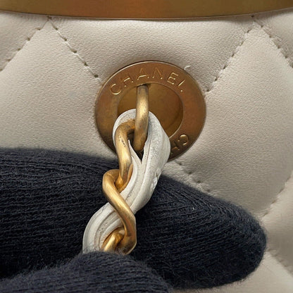CHANEL ChainShoulder Bag WhiteAS2641 Lambskin