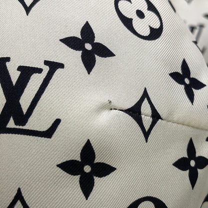LOUIS VUITTON Damier Fox Intarsia Fur Jacket Size 38 White/Black1A5RDH Fox Raccoon