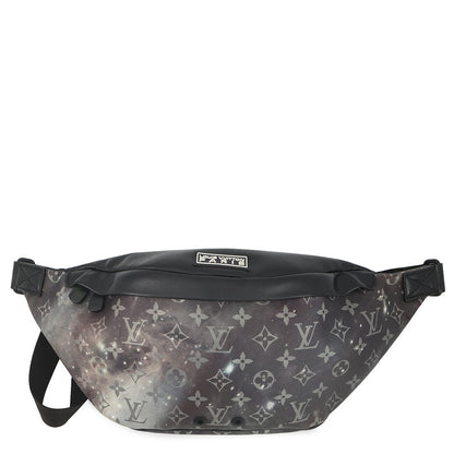 LOUIS VUITTON Discovery Bumback NoirM44444 Monogram / Galaxy
