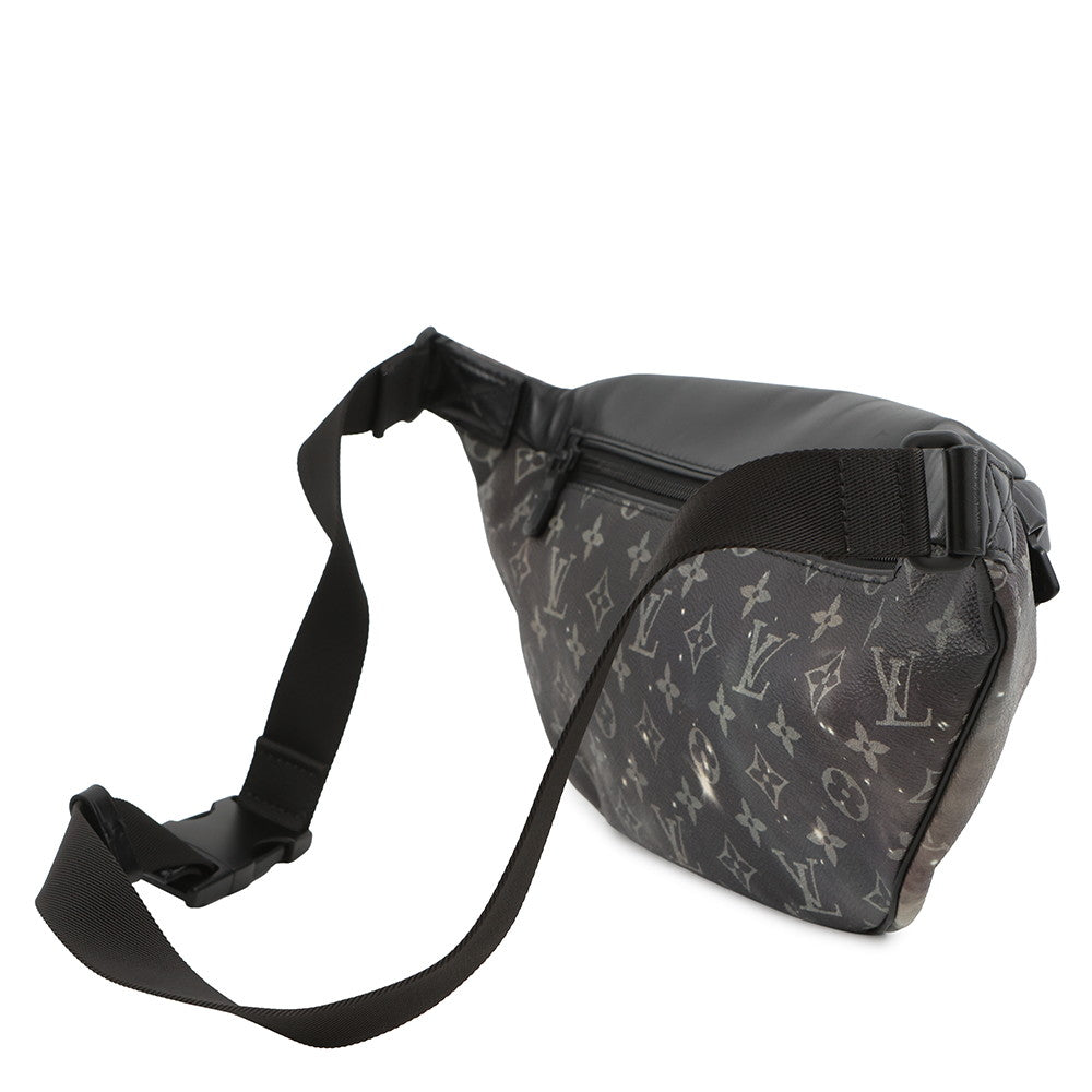 LOUIS VUITTON Discovery Bumback NoirM44444 Monogram / Galaxy