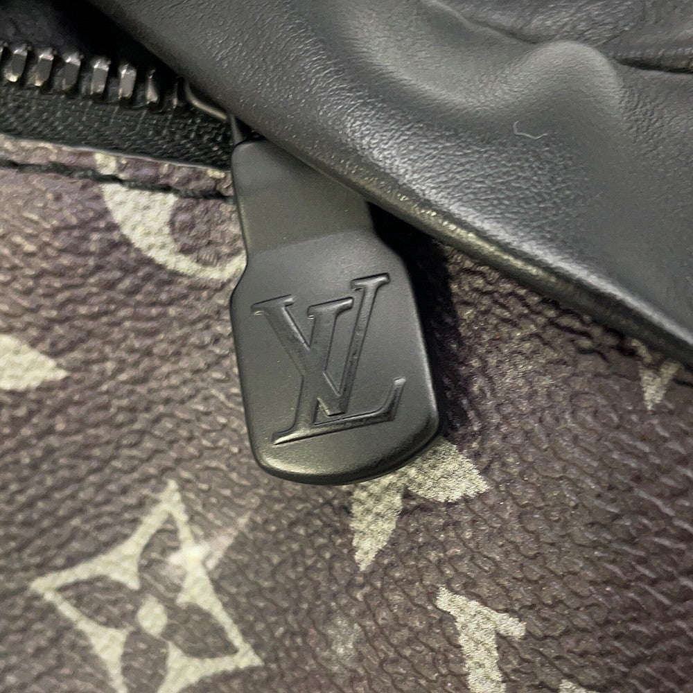LOUIS VUITTON Discovery Bumback NoirM44444 Monogram / Galaxy