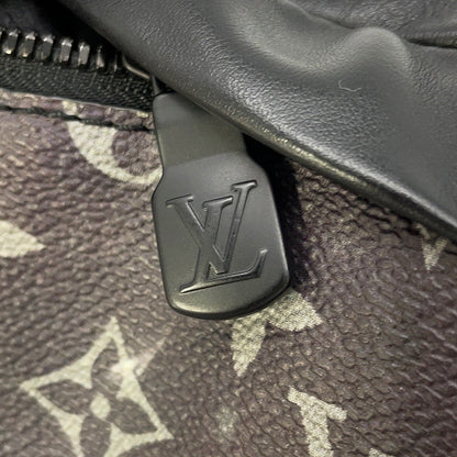 LOUIS VUITTON Discovery Bumback NoirM44444 Monogram / Galaxy