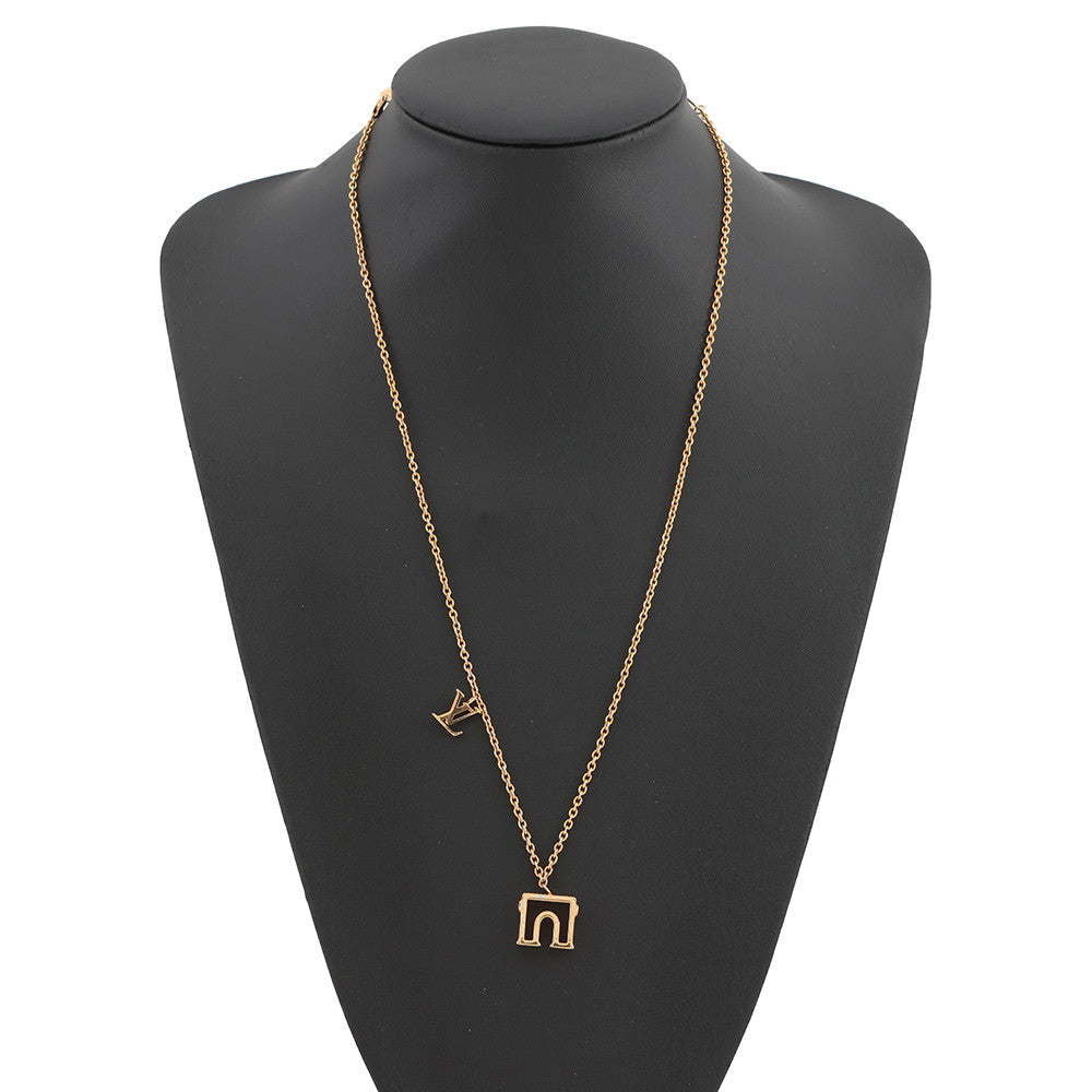 LOUIS VUITTON LV & Paris Arc de Triomphe Necklace RoseM00524 Gold Plated
