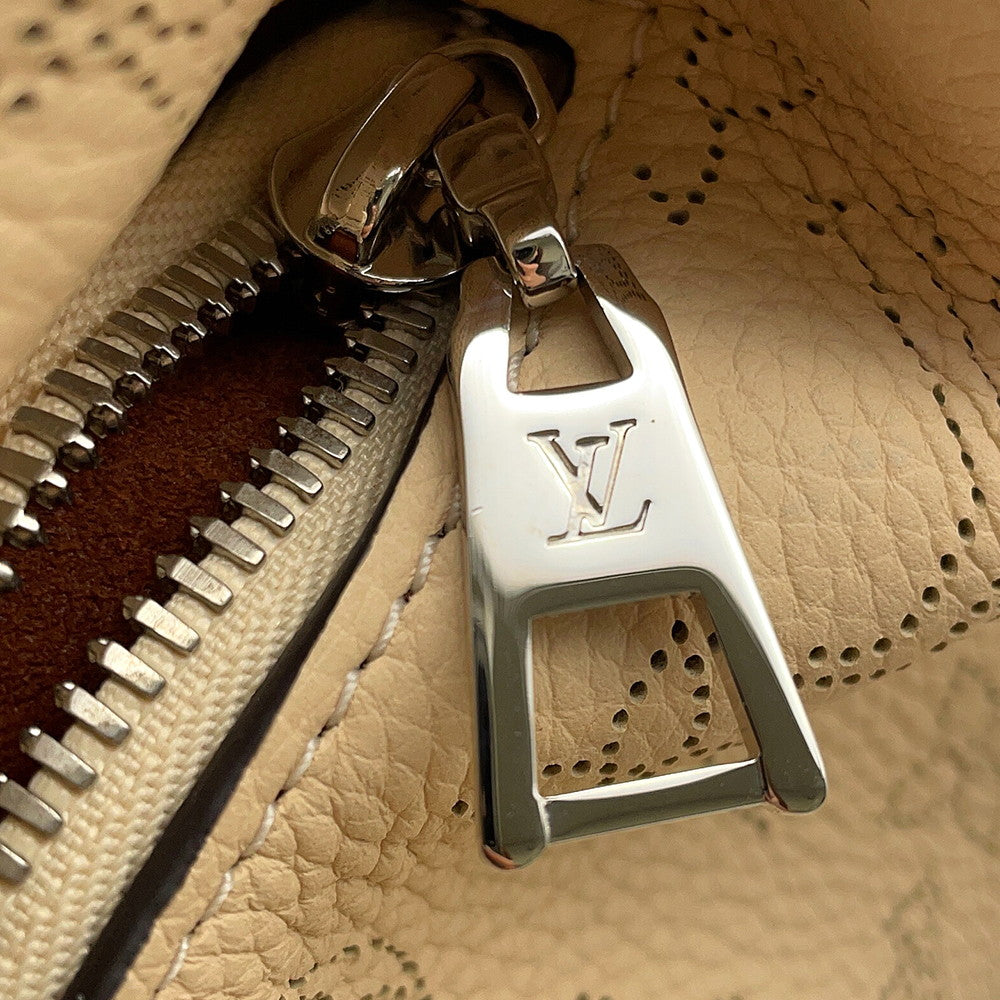 LOUIS VUITTON Why Not claimM20700 Monogram Mahina Size PM