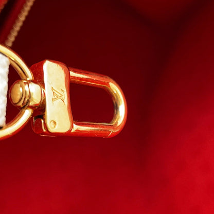 LOUIS VUITTON Onthego Red Monogram Giant LV Crafty Size GM