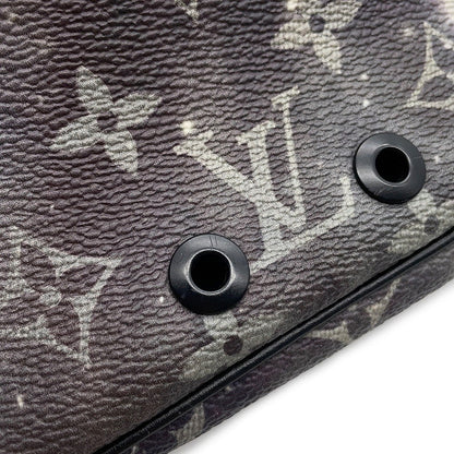 LOUIS VUITTON Discovery Bumback NoirM44444 Monogram / Galaxy