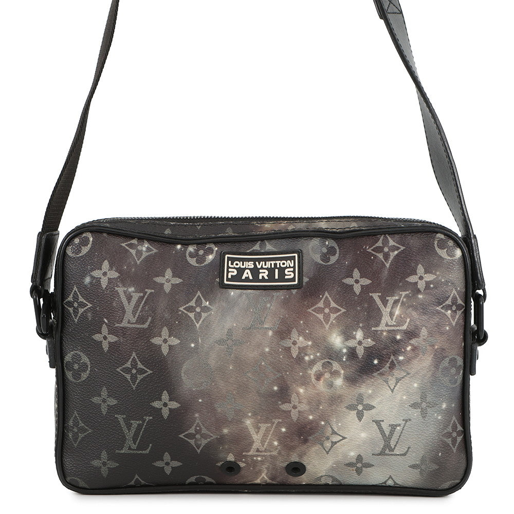 LOUIS VUITTON Alpha Messenger NoirM44165 Monogram / Galaxy