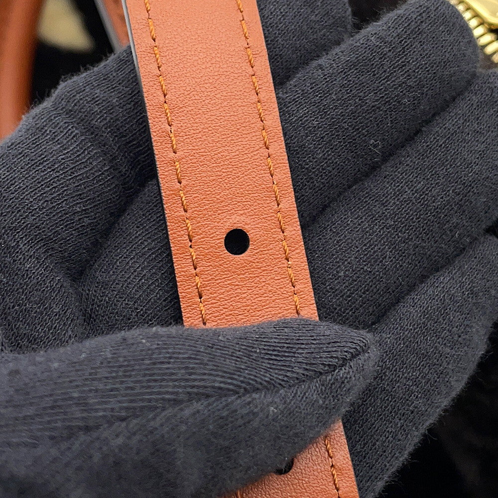 LOUIS VUITTON Speedy Bandouliere Noir/WhiteM11797 Monogram Shearling Size 30