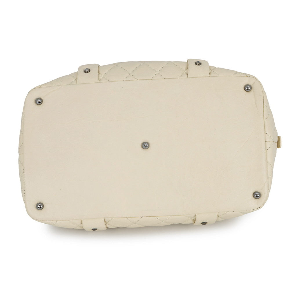 CHANEL Bubble Quilt ChainTravel Bag Ivory Leather