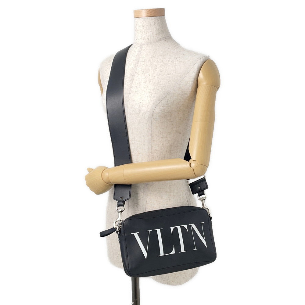 Valentino Garavani VLTNLogo Shoulder Bag Black4Y2B0704WJW Leather