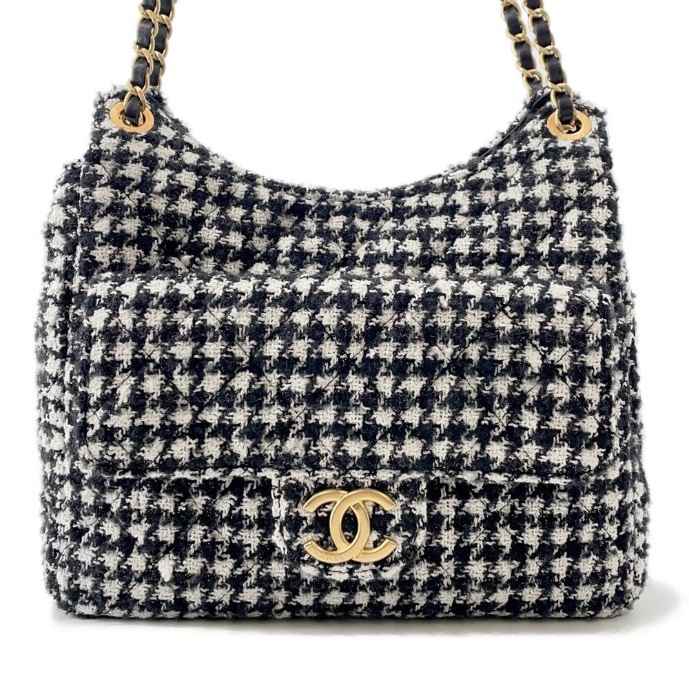 CHANEL Hobo Bag White/BlackAS4322 Tweed