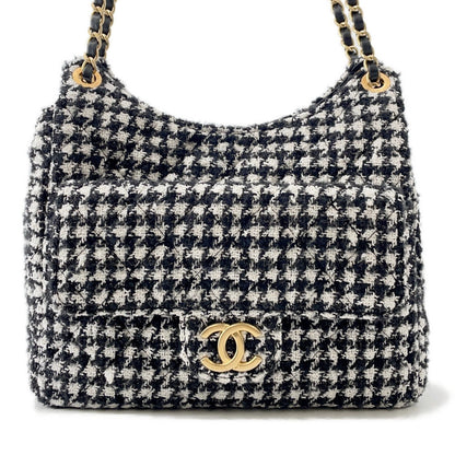 CHANEL Hobo Bag White/BlackAS4322 Tweed
