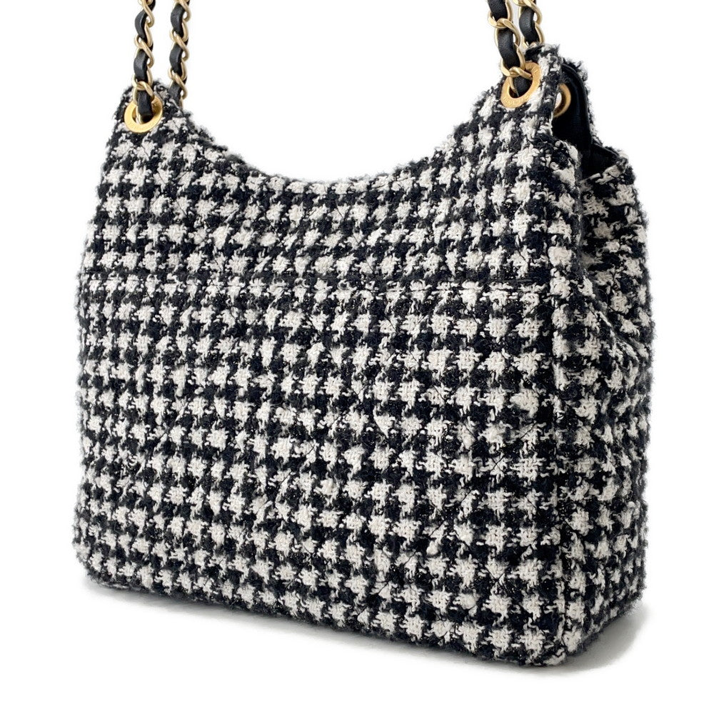 CHANEL Hobo Bag White/BlackAS4322 Tweed