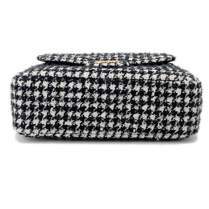 CHANEL Hobo Bag White/BlackAS4322 Tweed