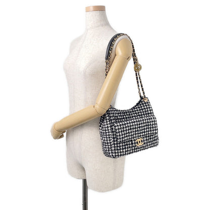 CHANEL Hobo Bag White/BlackAS4322 Tweed
