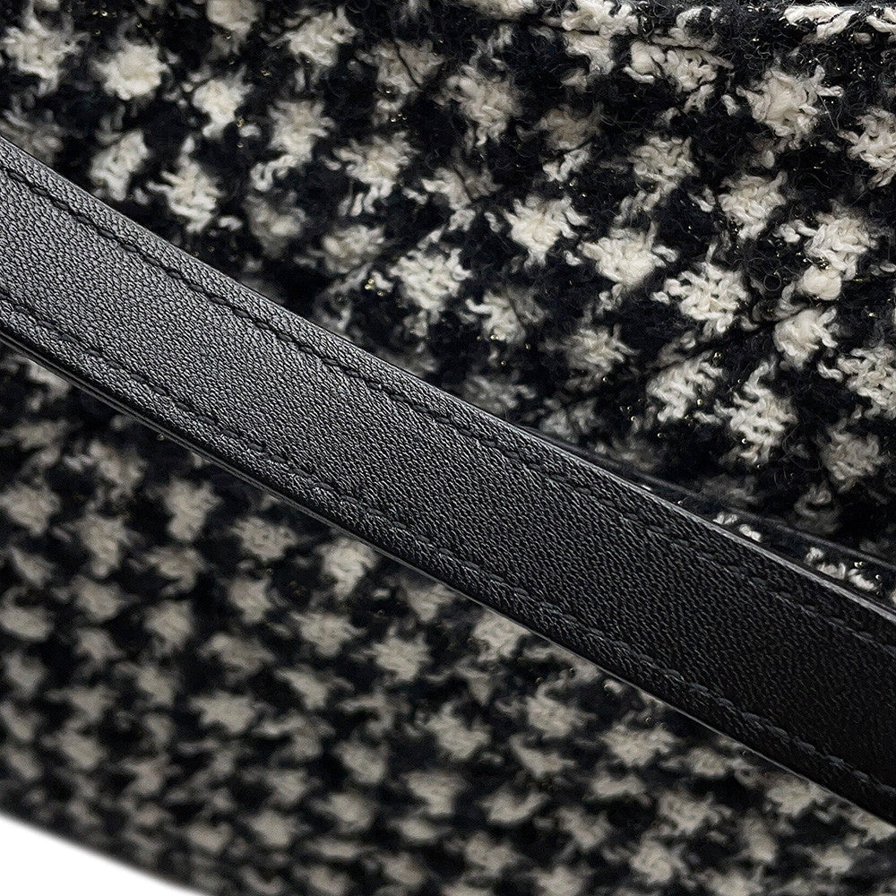 CHANEL Hobo Bag White/BlackAS4322 Tweed
