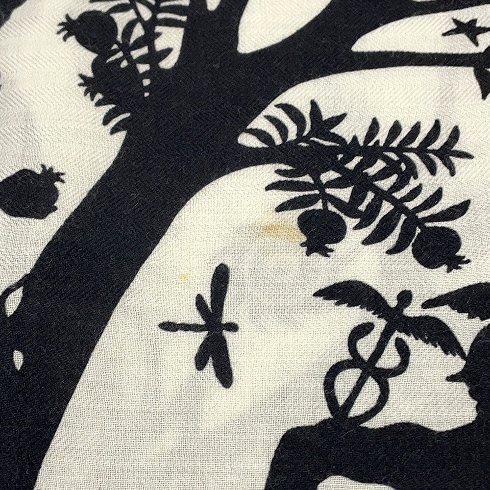 HERMES Giant Square: Be seduced by the charm of Orpheus Sous le Charme d'Orphee Fall/Winter 2024 Size 140 White/Black Cashmere70% Silk30%