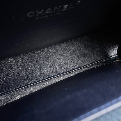 CHANEL CCFiligree ChainShoulder Bag Navy/WhiteA93343 Caviar Leather