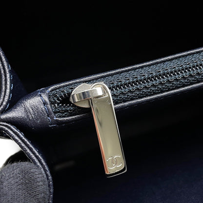 CHANEL CCFiligree ChainShoulder Bag Navy/WhiteA93343 Caviar Leather