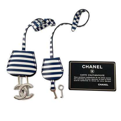 CHANEL CCFiligree ChainShoulder Bag Navy/WhiteA93343 Caviar Leather