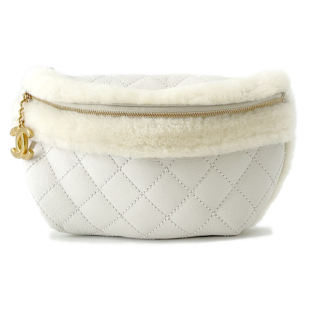 CHANEL Matelasse Crossbody Bag White/Ivory Leather Mouton