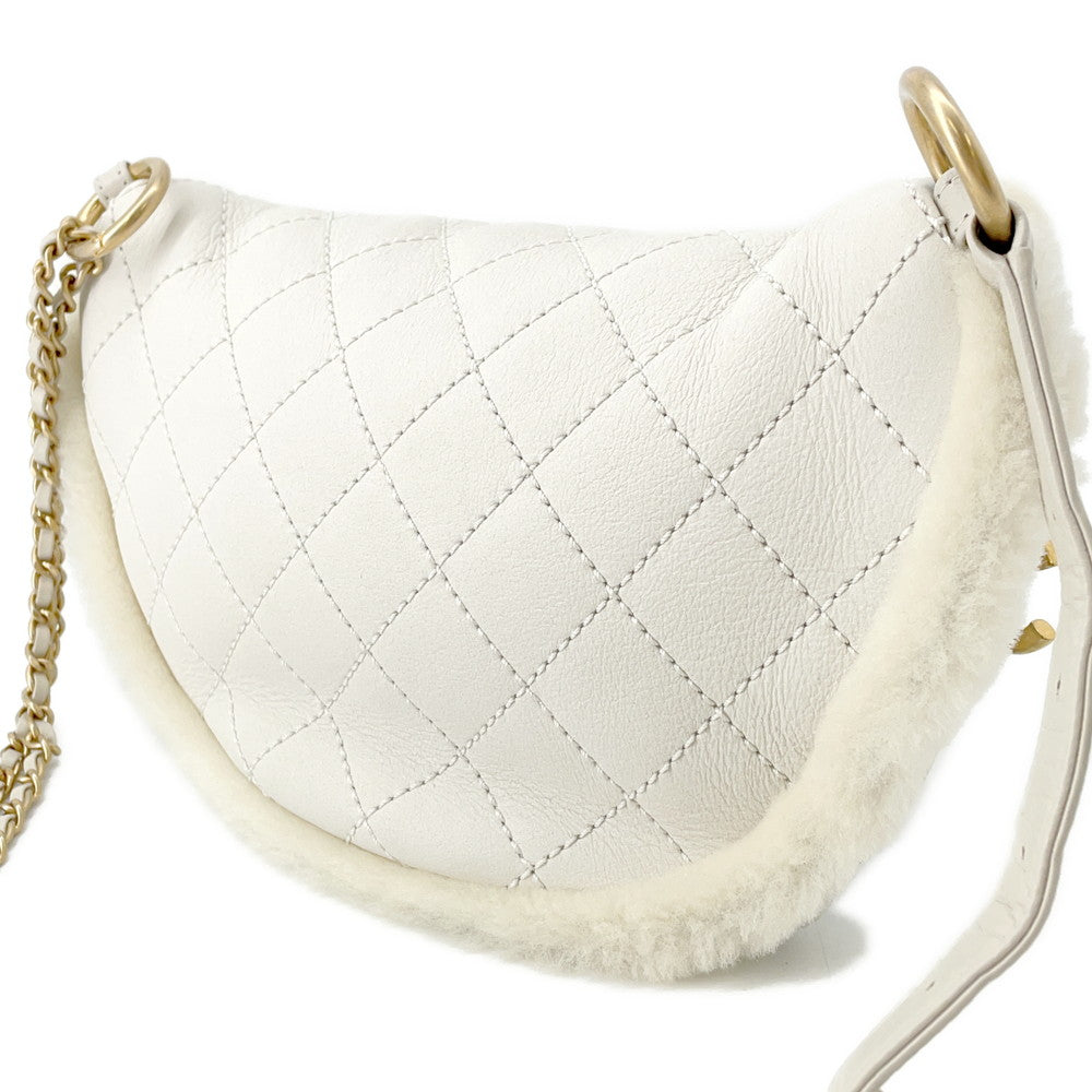 CHANEL Matelasse Crossbody Bag White/Ivory Leather Mouton