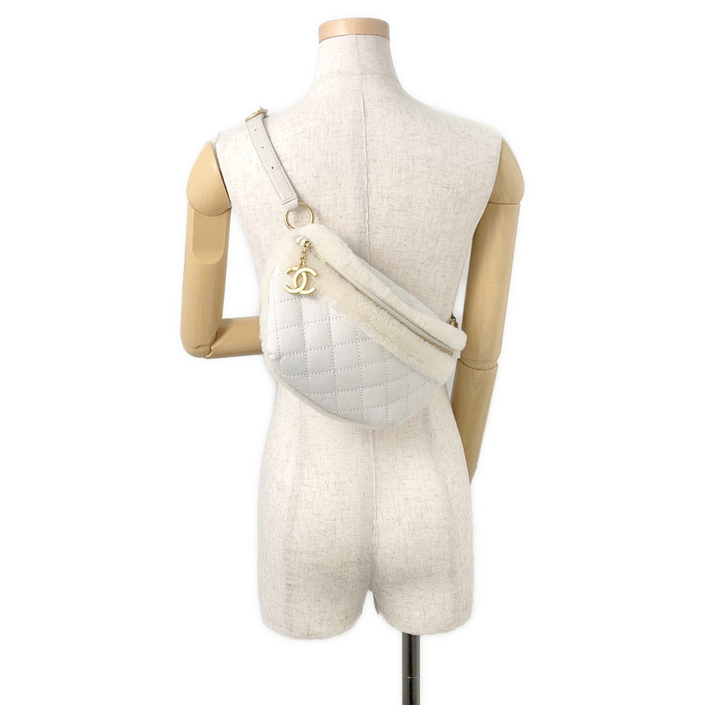 CHANEL Matelasse Crossbody Bag White/Ivory Leather Mouton